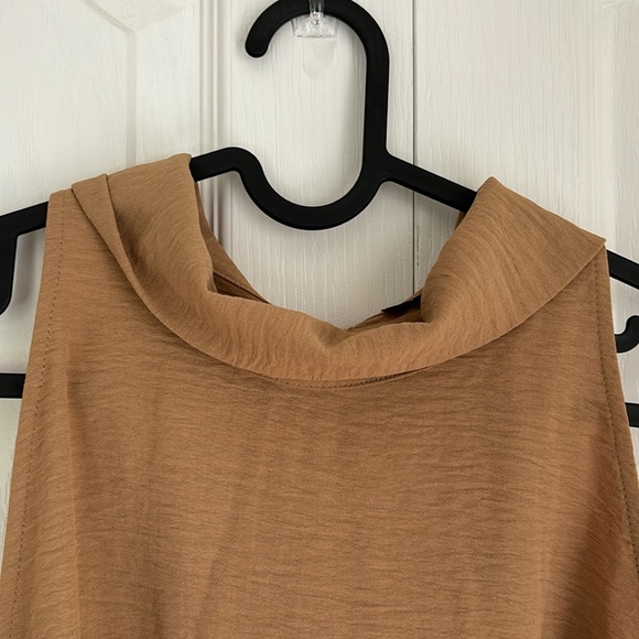 Women’s Tommy Hilfiger Sleeveless Top  Brown with Tie Back Bow.  Size Medium - Picture 3 of 8